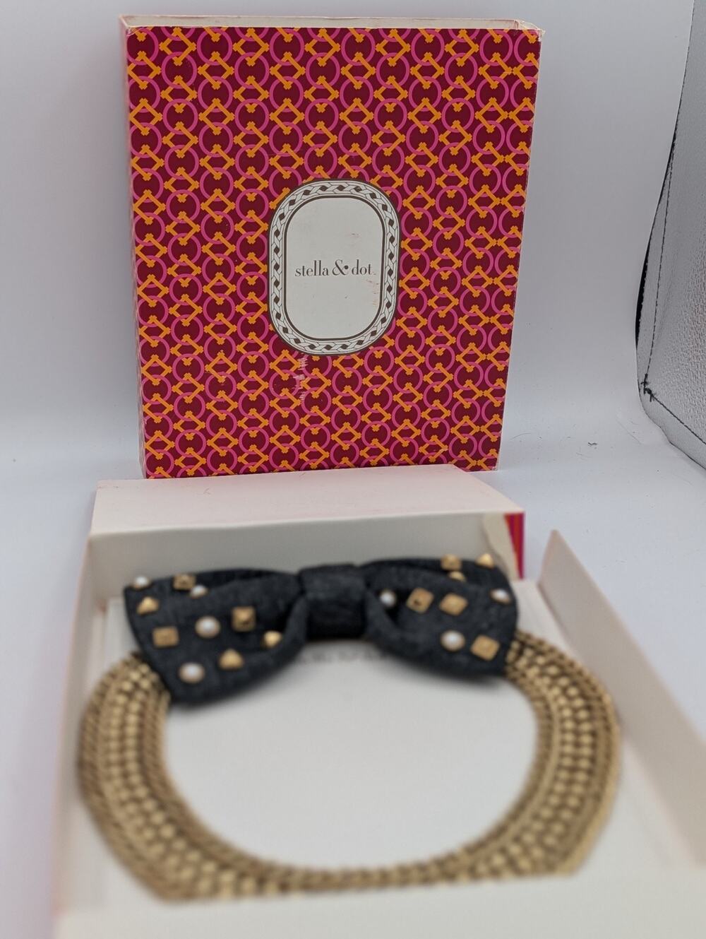 Stella & Dot Neoprene Bow Necklace Gold Tone Collar Statement Piece NIB-Box Tear